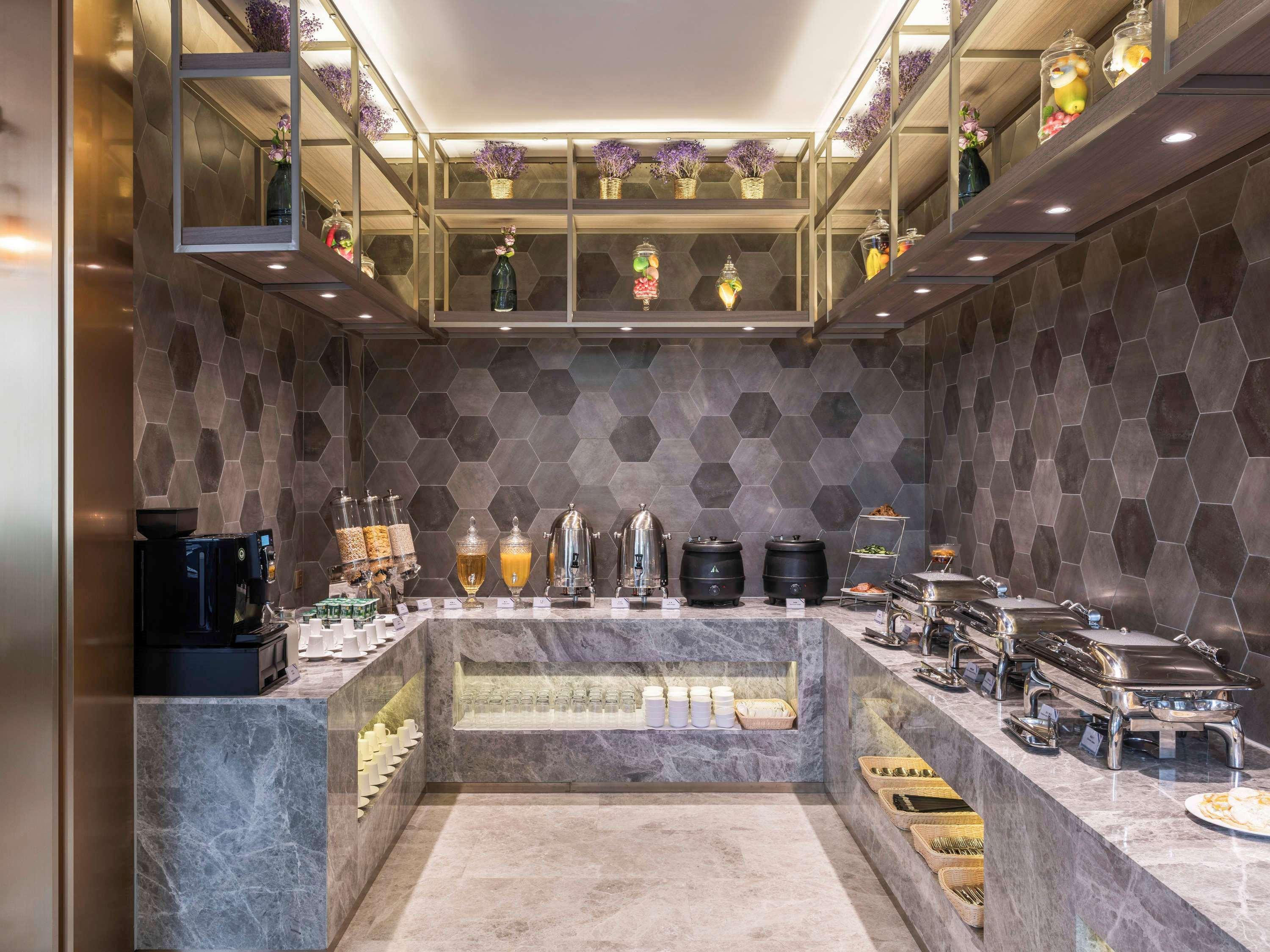 Mercure Shanghai Jiuting Екстер'єр фото