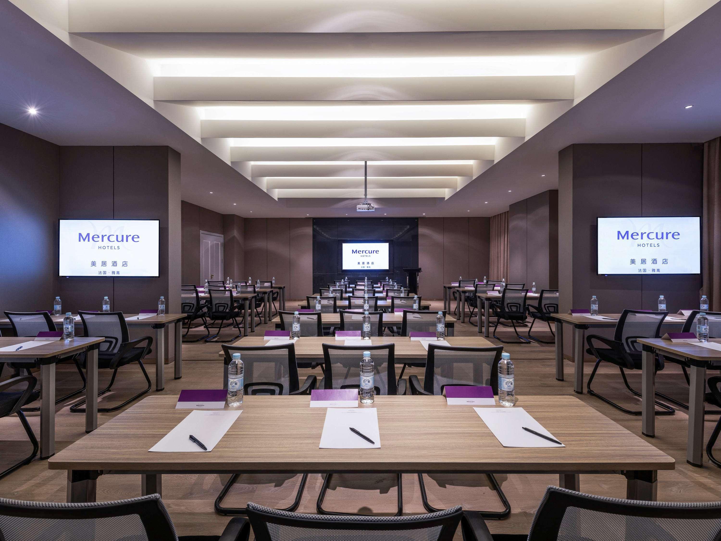 Mercure Shanghai Jiuting Екстер'єр фото
